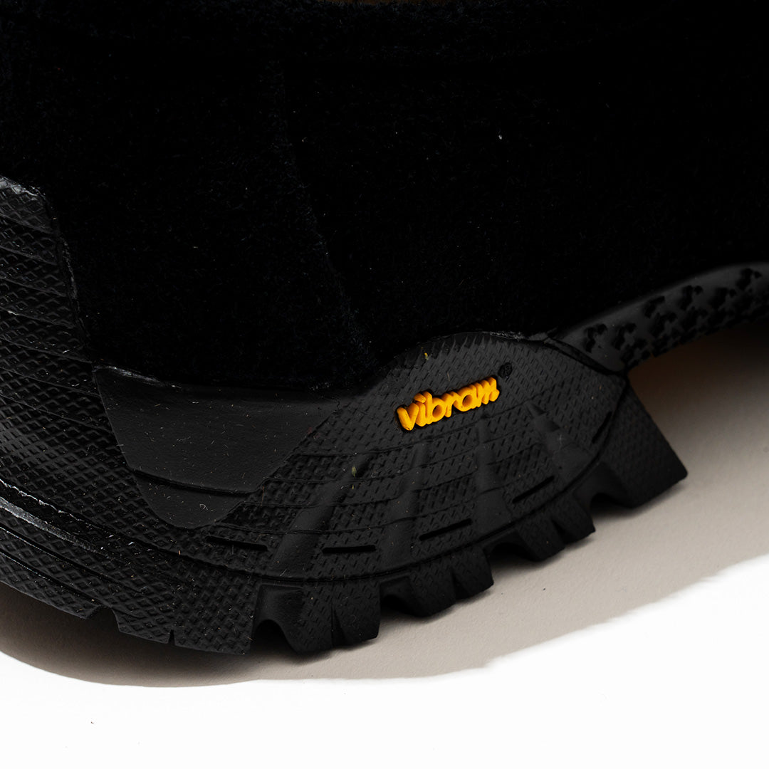 pg KNOCK2 SHAGGY SUEDE BLACK