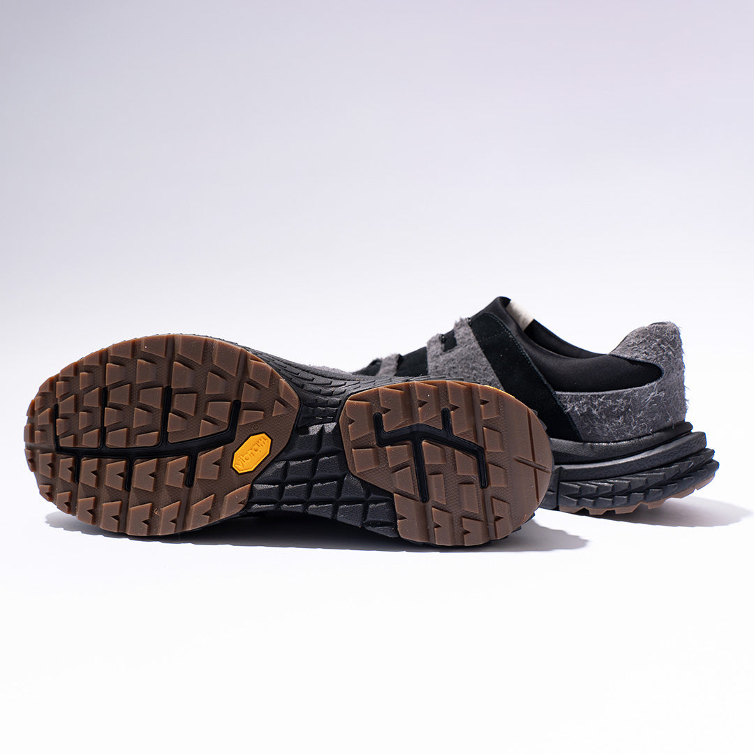 yuers LOOMER BLACK