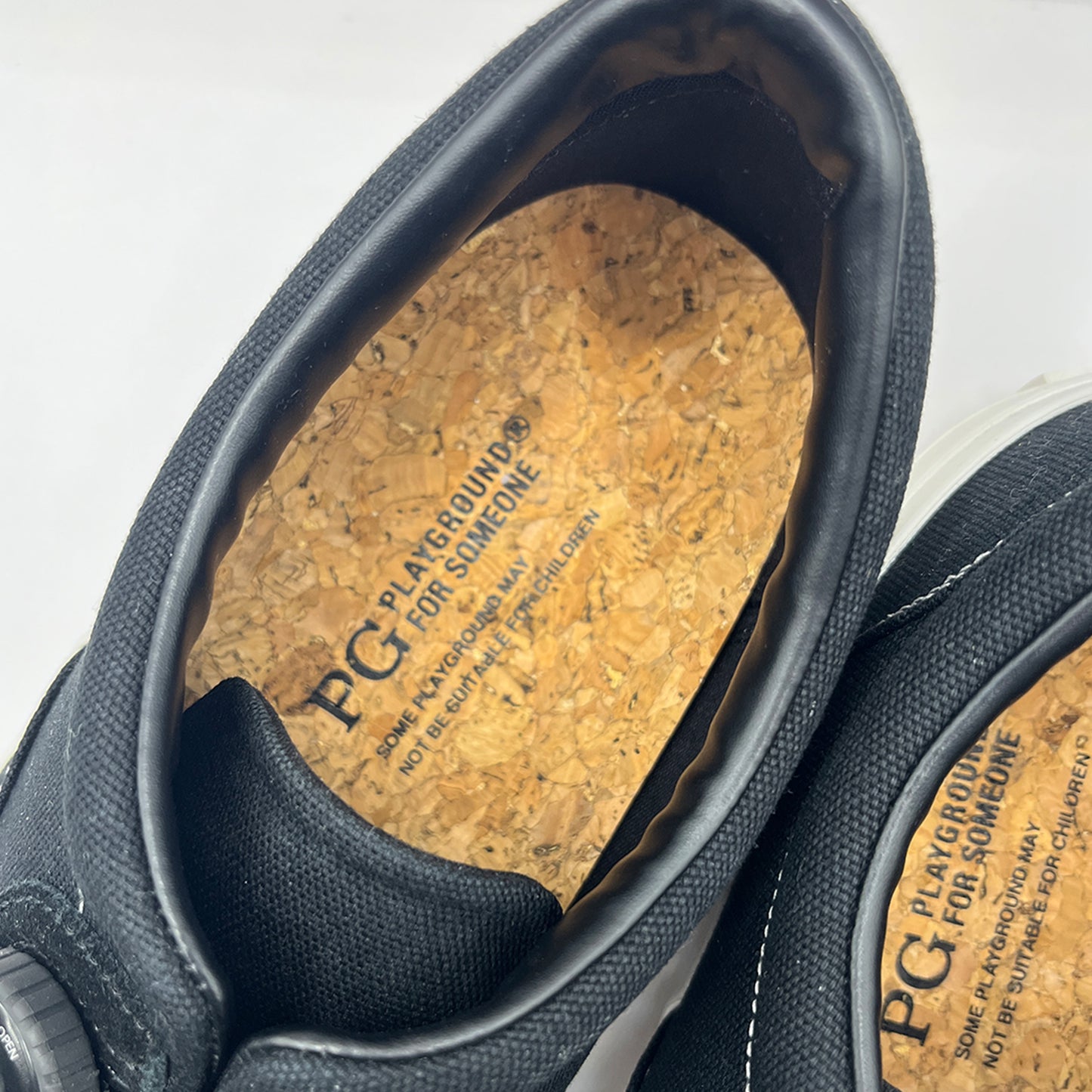 pg CONTRAST-D BLACK