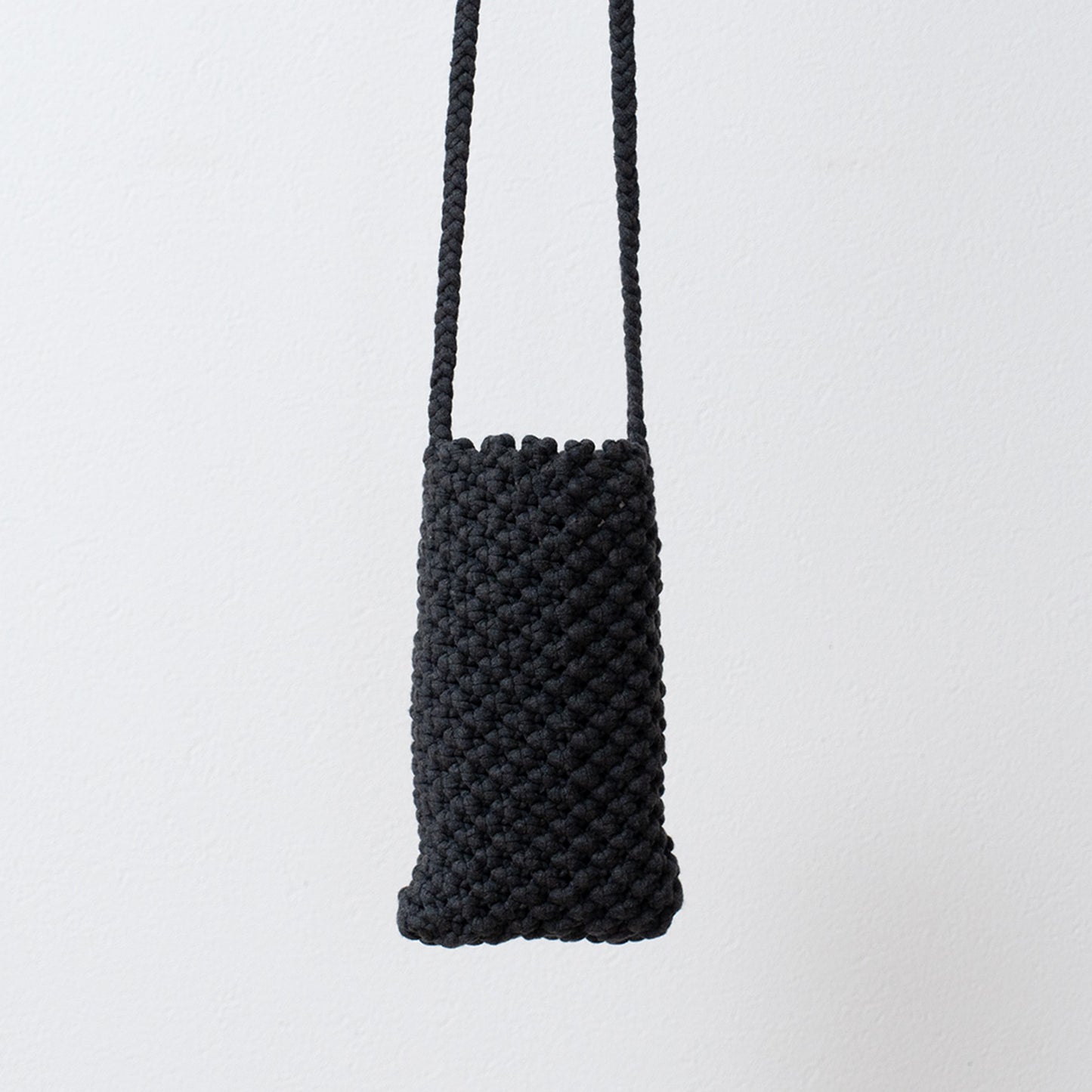 project1000 macrame bottle case 1