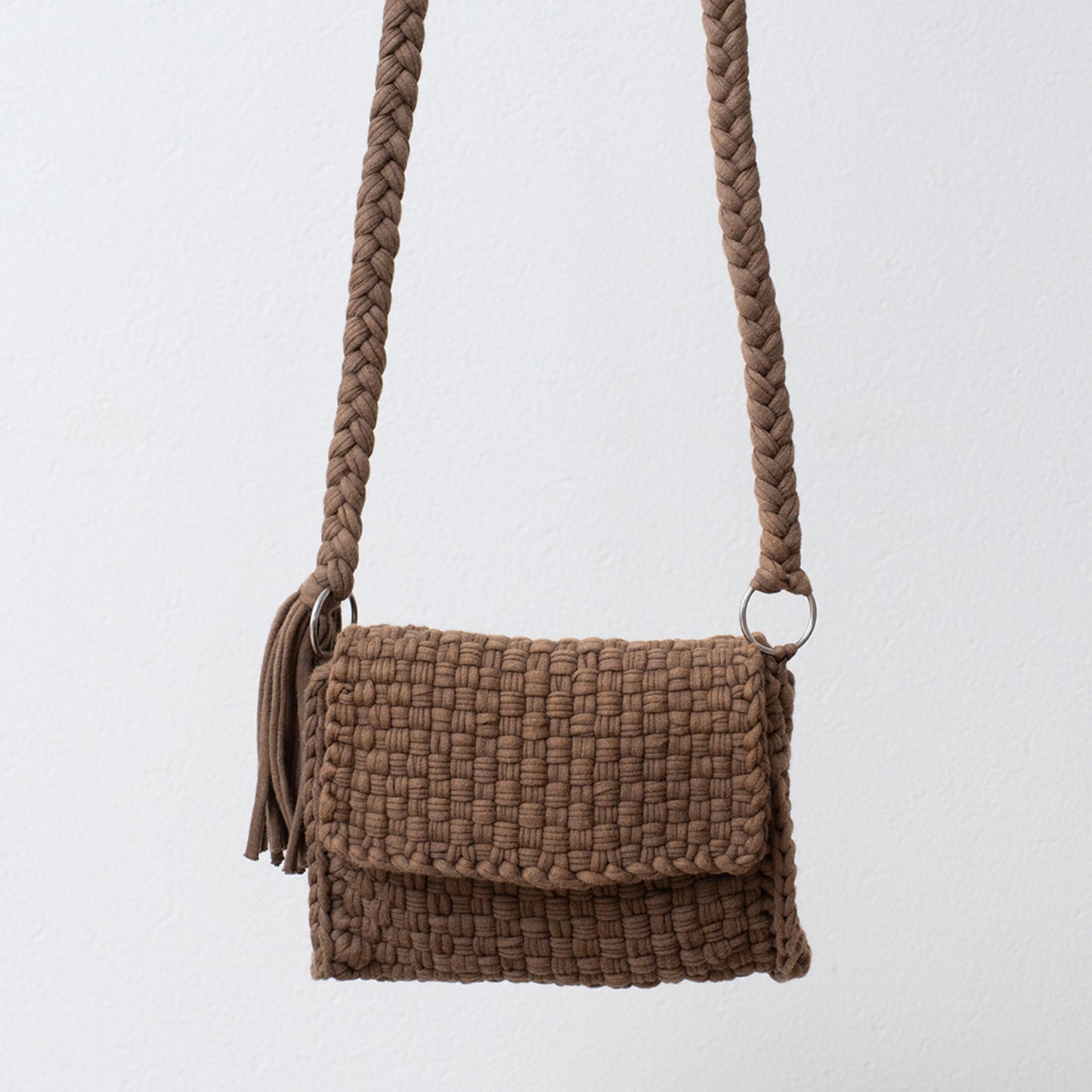 project1000 macrame phonecase 1