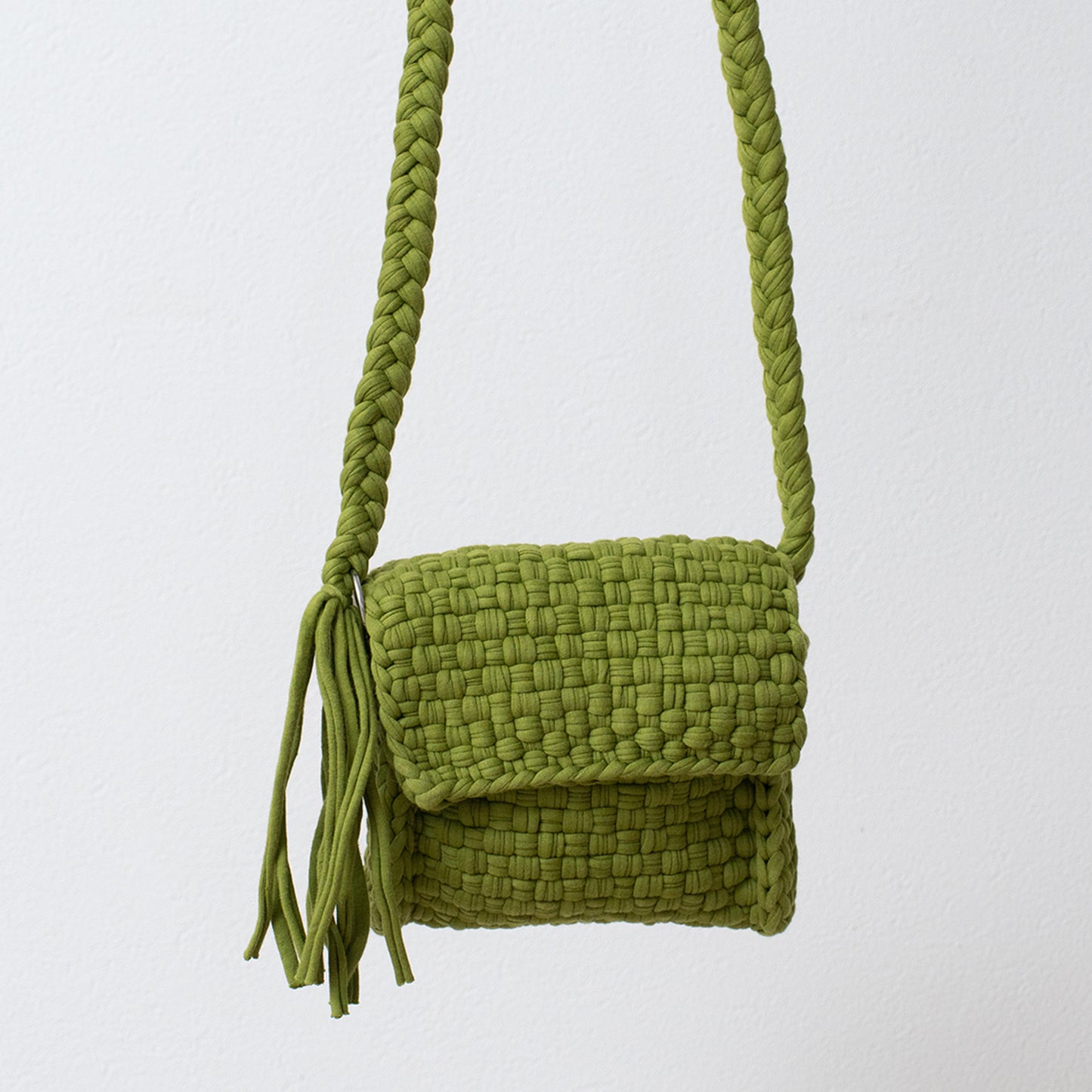 project1000 macrame phonecase 1