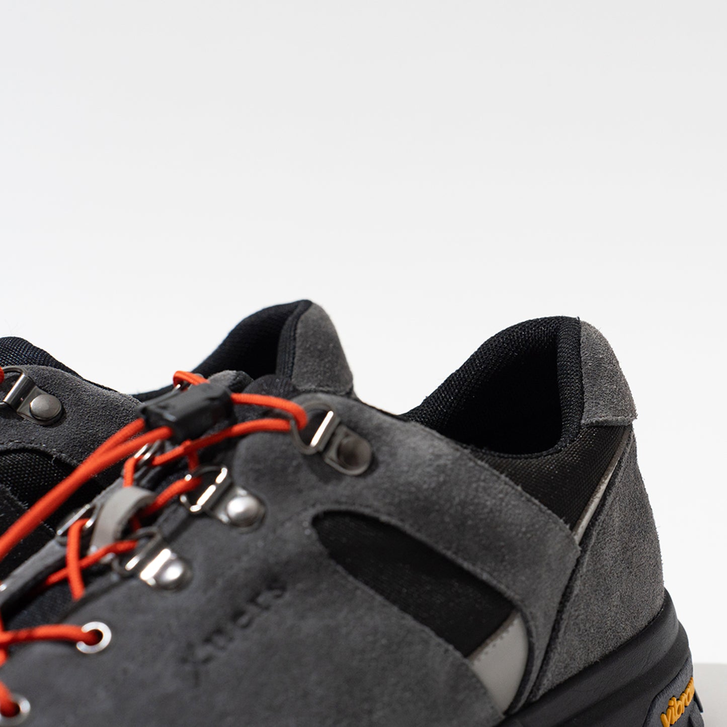 yuers WALKABOUT BLACK / GRAY