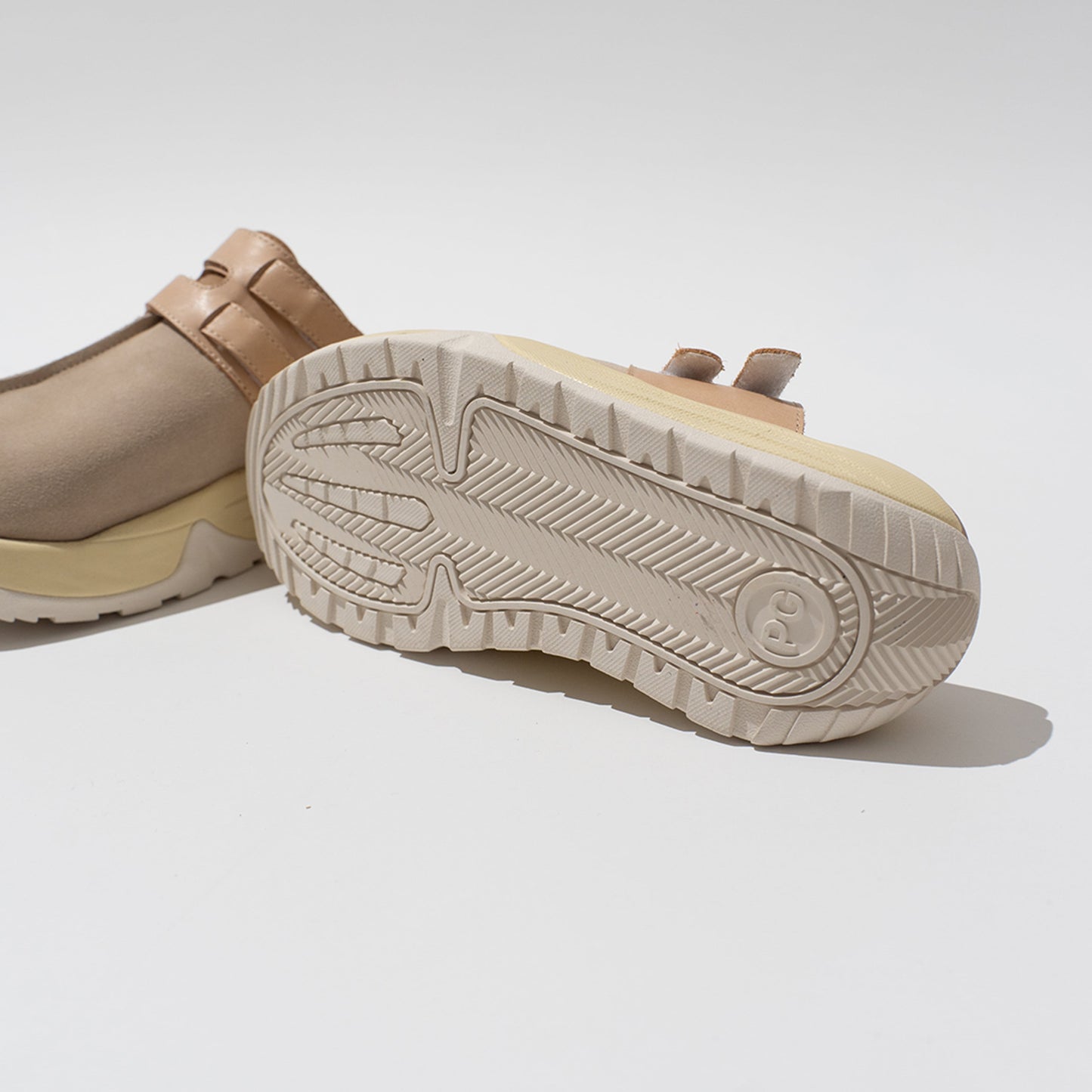 pg AROUND BEIGE