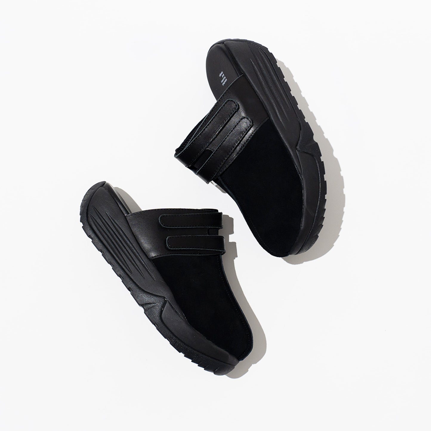 pg AROUND BLACK