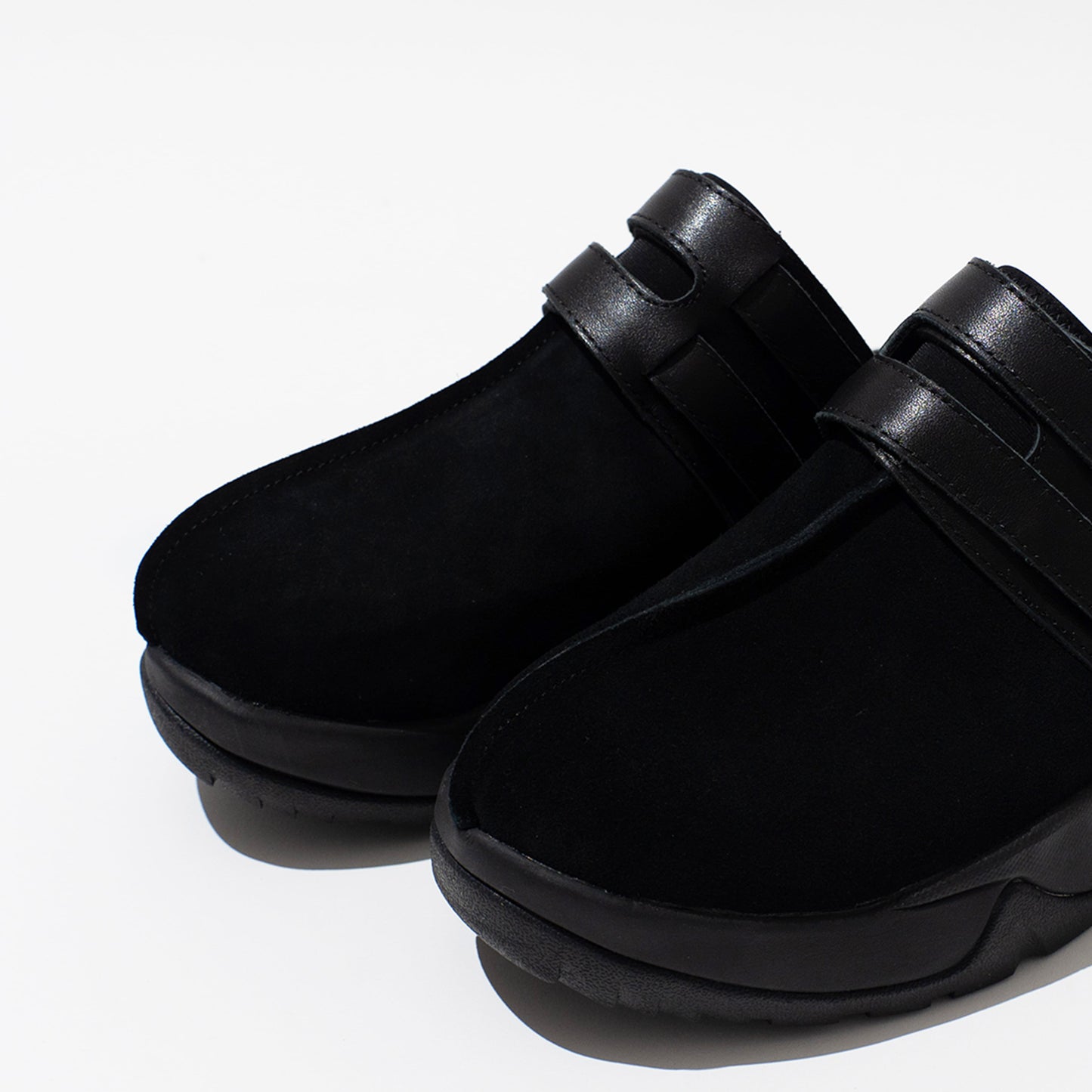 pg AROUND BLACK