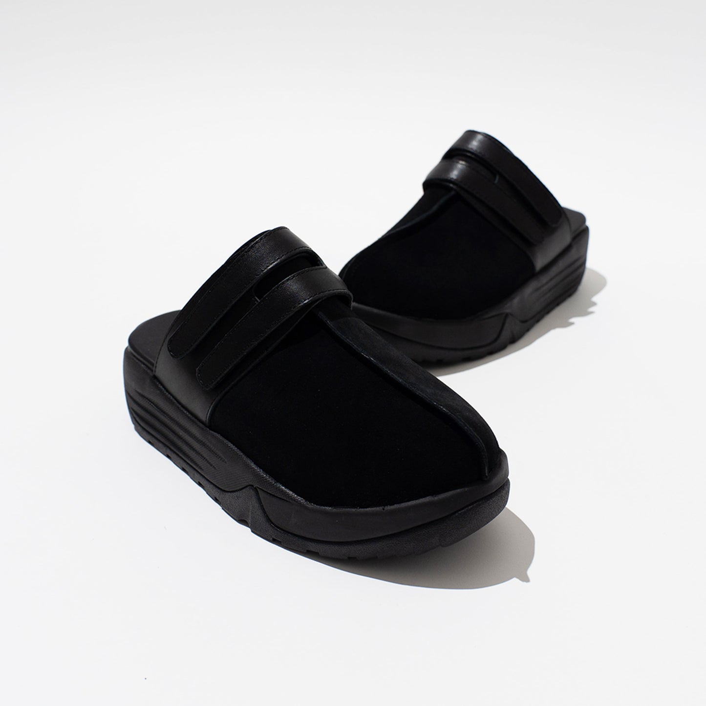 pg AROUND BLACK