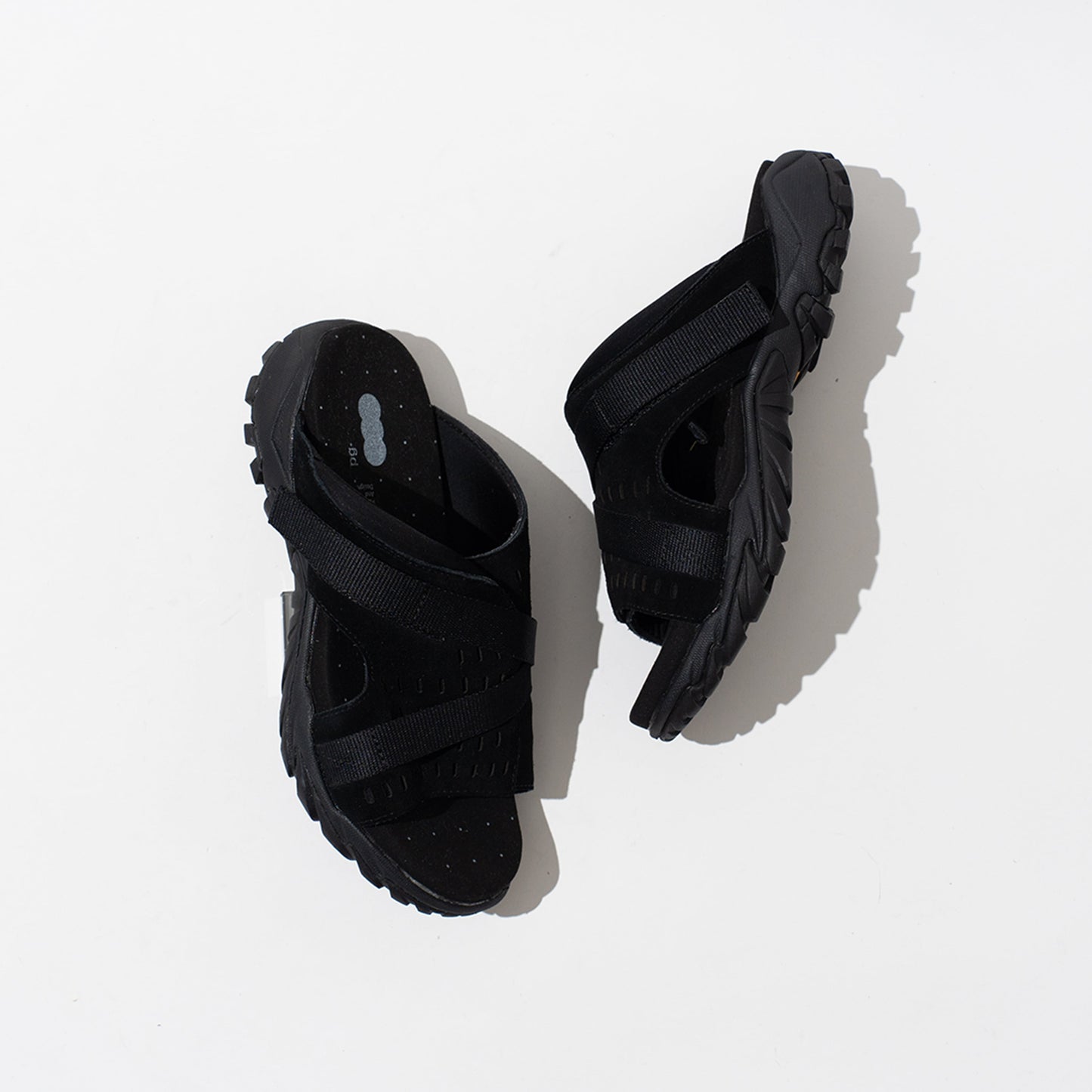 pg DELTA BLACK