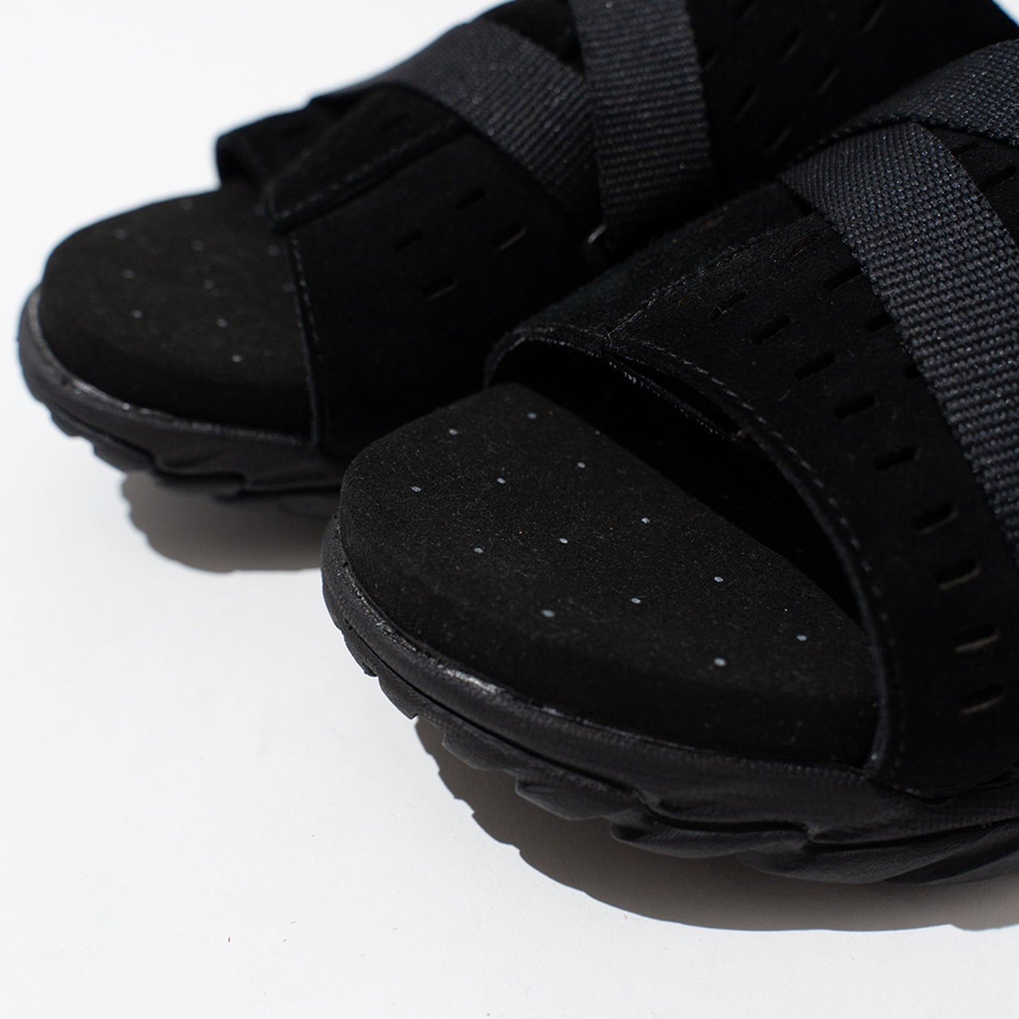 pg DELTA BLACK