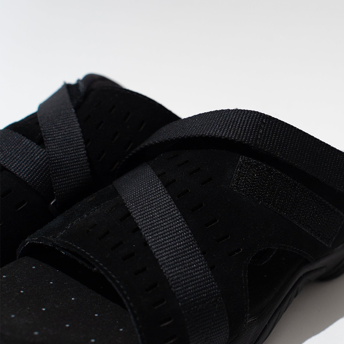 pg DELTA BLACK