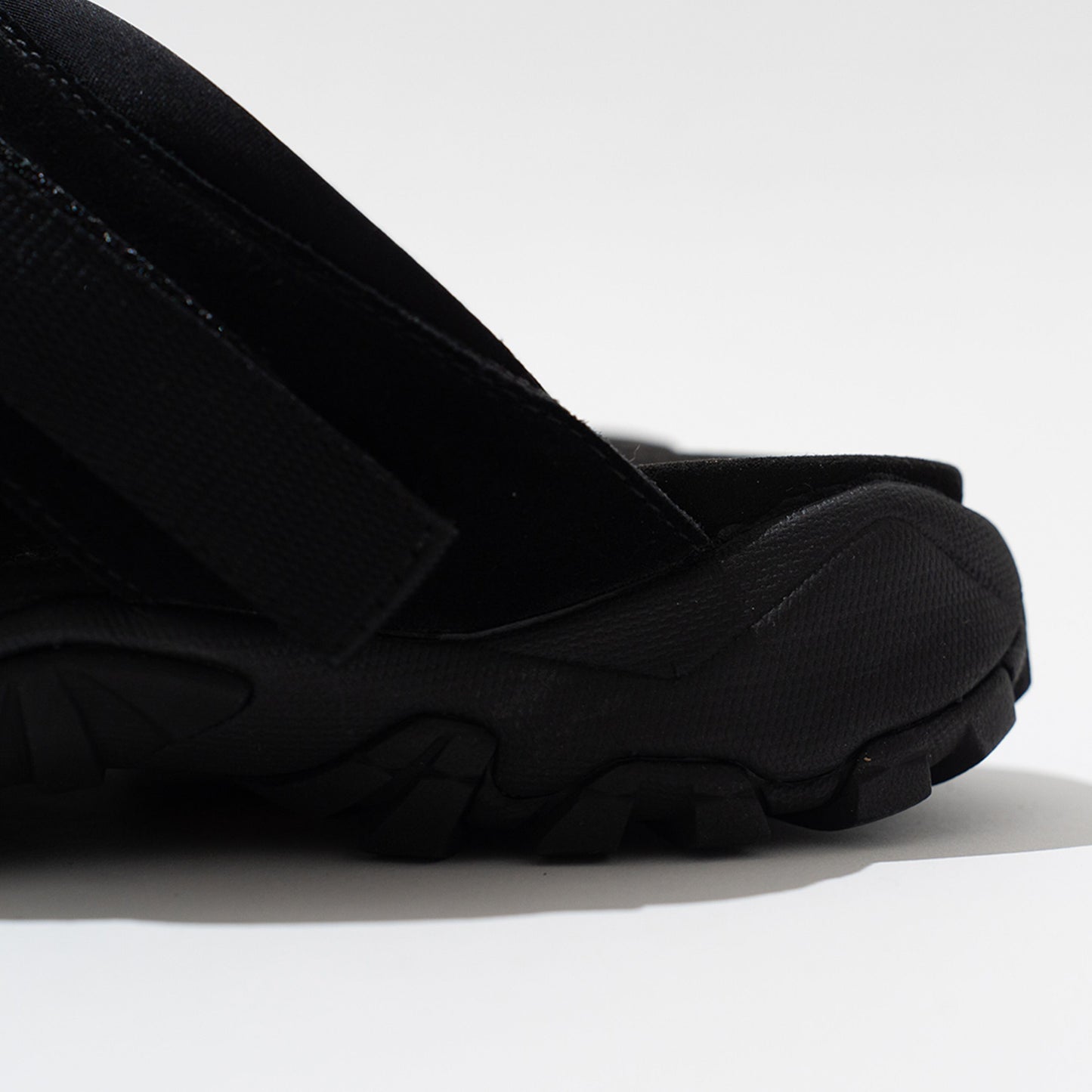 pg DELTA BLACK