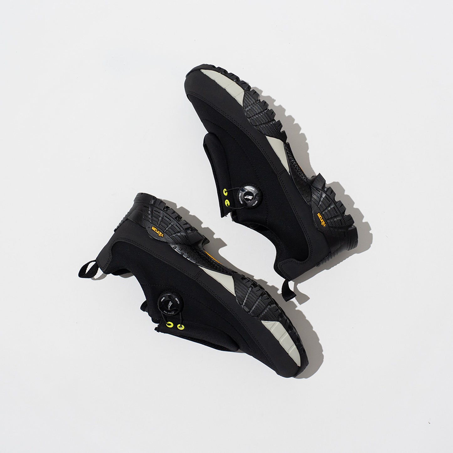 pg INTERCEPTOR BLACK