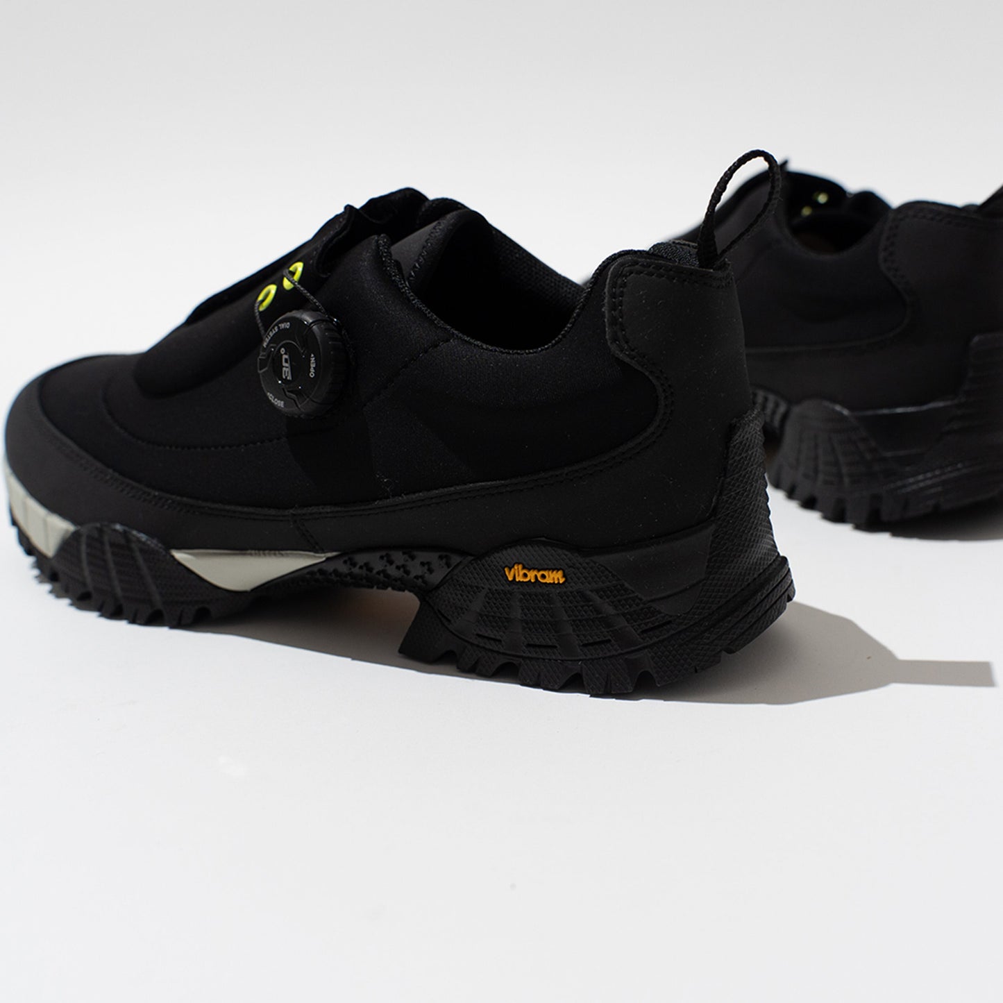 pg INTERCEPTOR BLACK