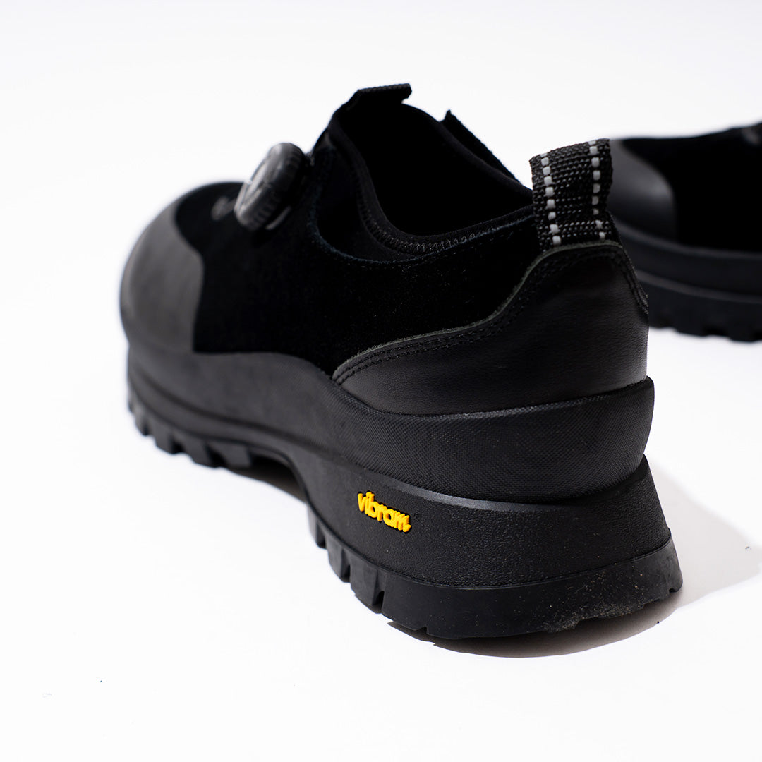 pg OLIVER BLACK 2025