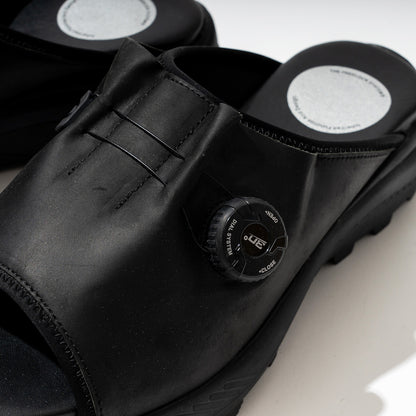 pg  MOMENT BLACK