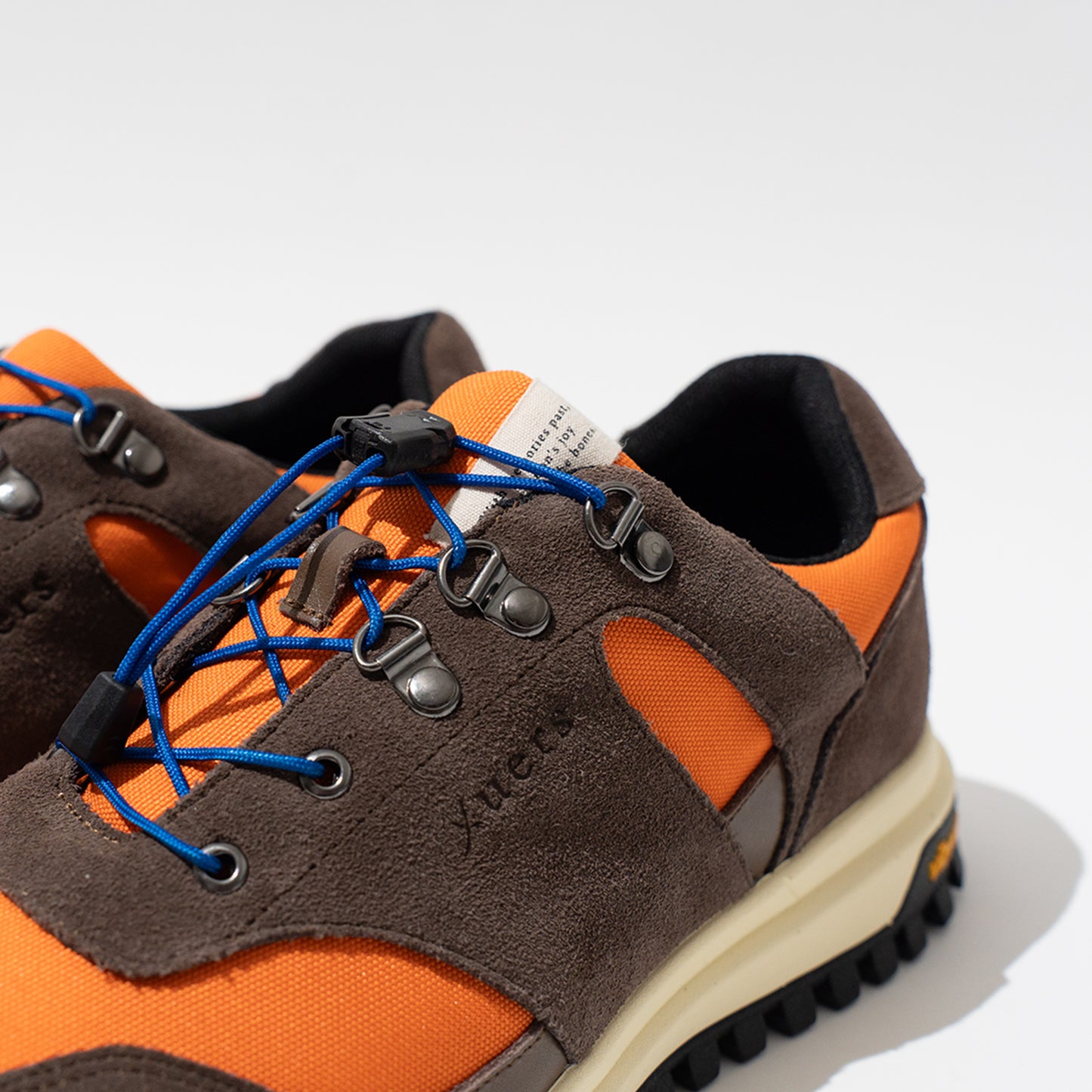 yuers  WALKABOUT  ORANGE / BROWN