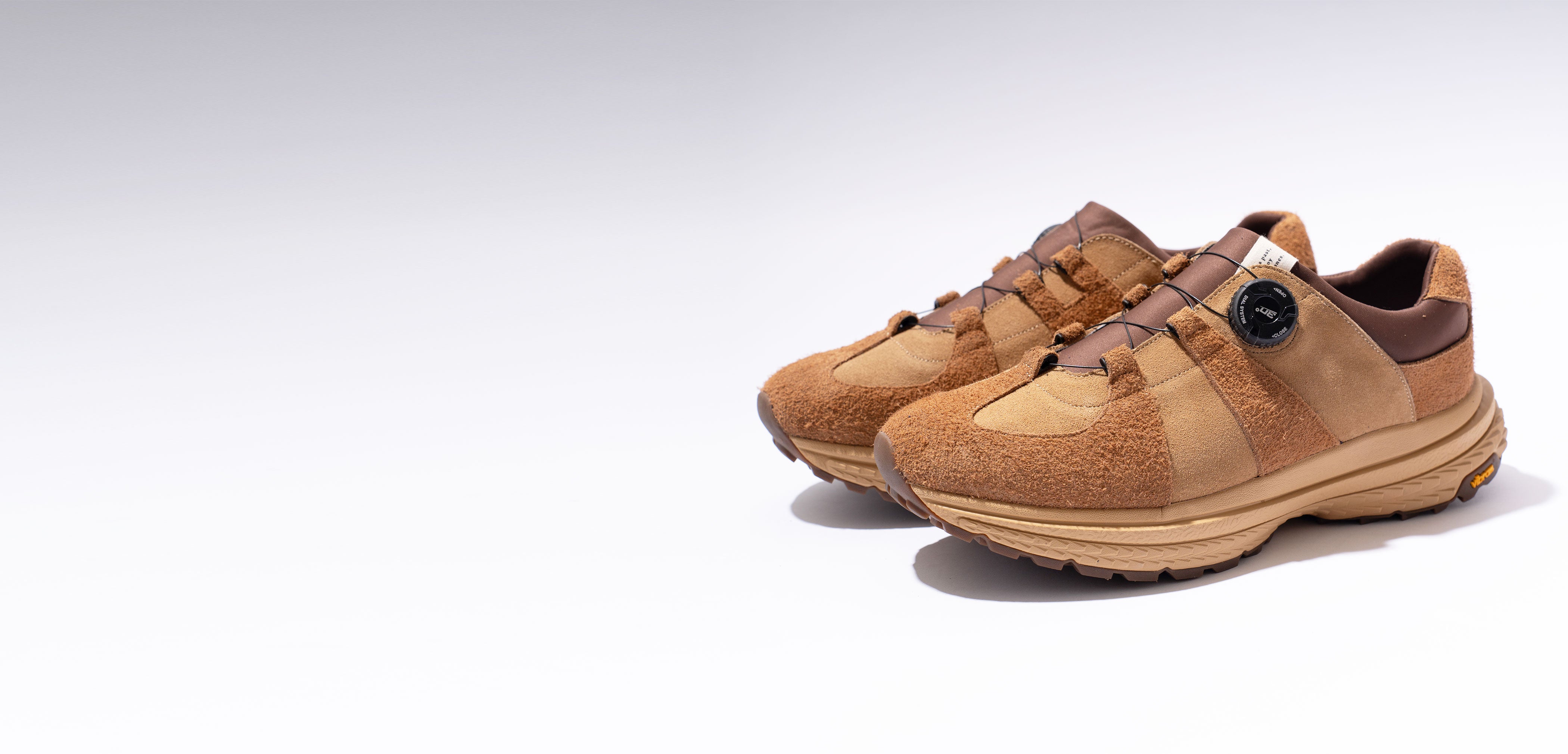 YUEN | A select shop for sneakers, bags, and accessories with